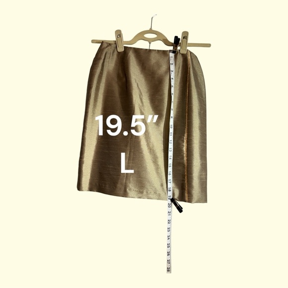 Donna Gray Wrap Skirt Matte Gold Satin-Textured Fringe Edge Size 4 - Picture 2 of 8